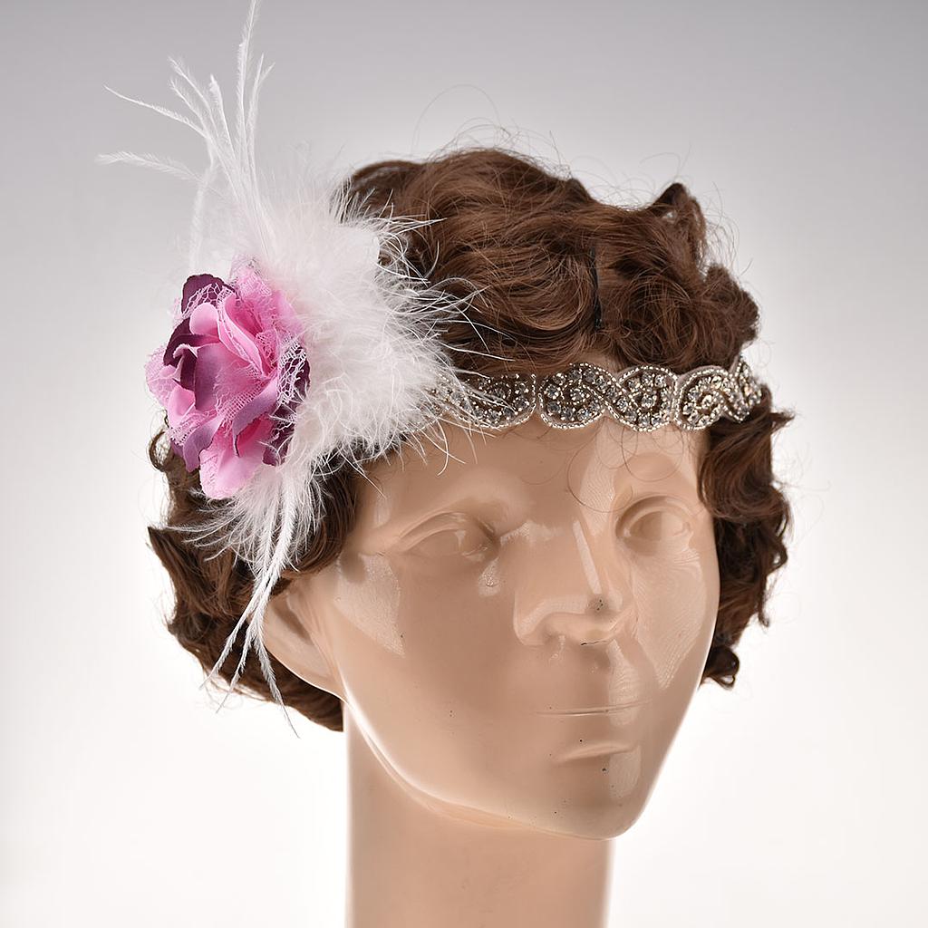 Tocado 20's con pedrería, flor rosa  y plumas blancas